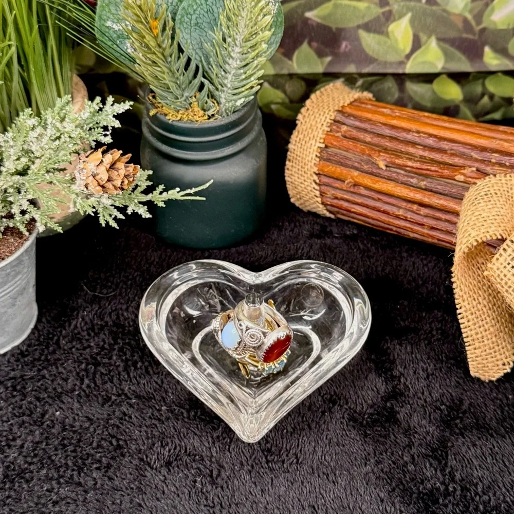 Vintage Antique German Mid-Century Modern Heart-Shaped Crystal Glass Ring Holder